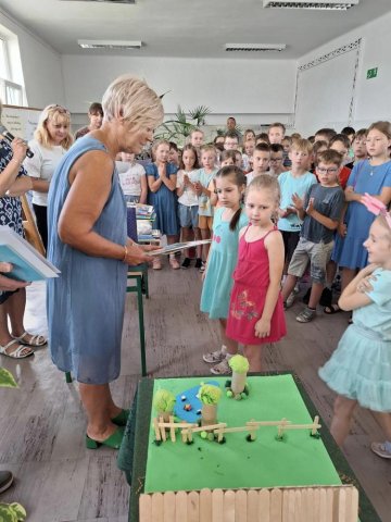 4487825049305663855379773427460044706733701n